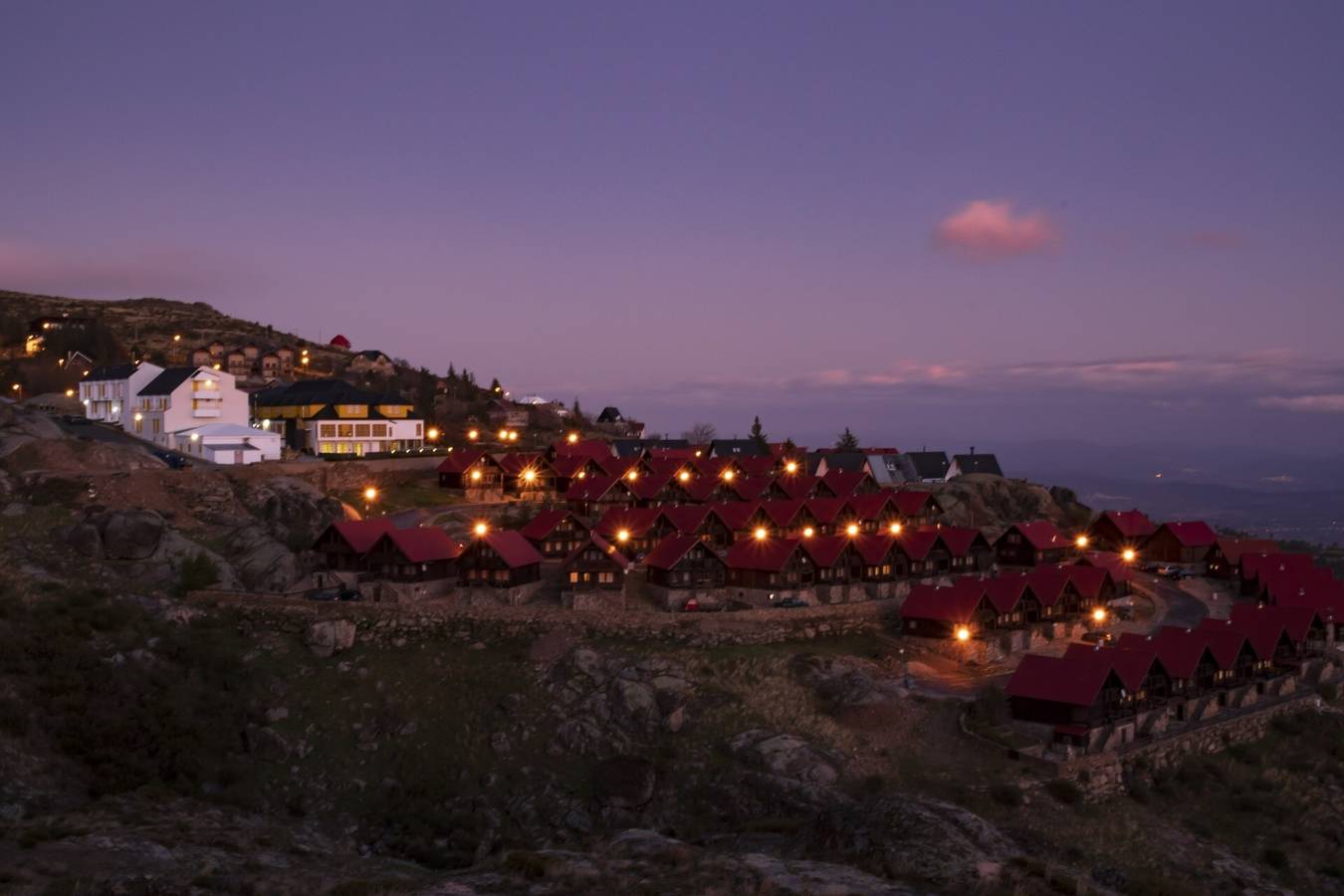Chalet 'Belfort' con Vista sulla Montagna, Wi-Fi e Aria Condizionata in Cortes do Meio, Serra da Estrela