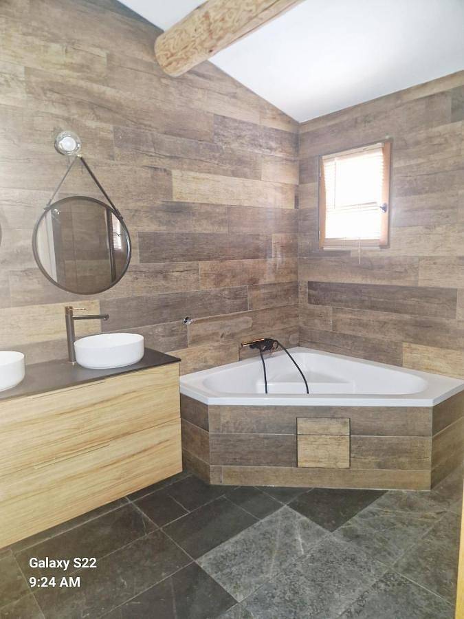 Location de vacances pour 8 personnes, avec vue ainsi que piscine et jardin à Bendejun - 2