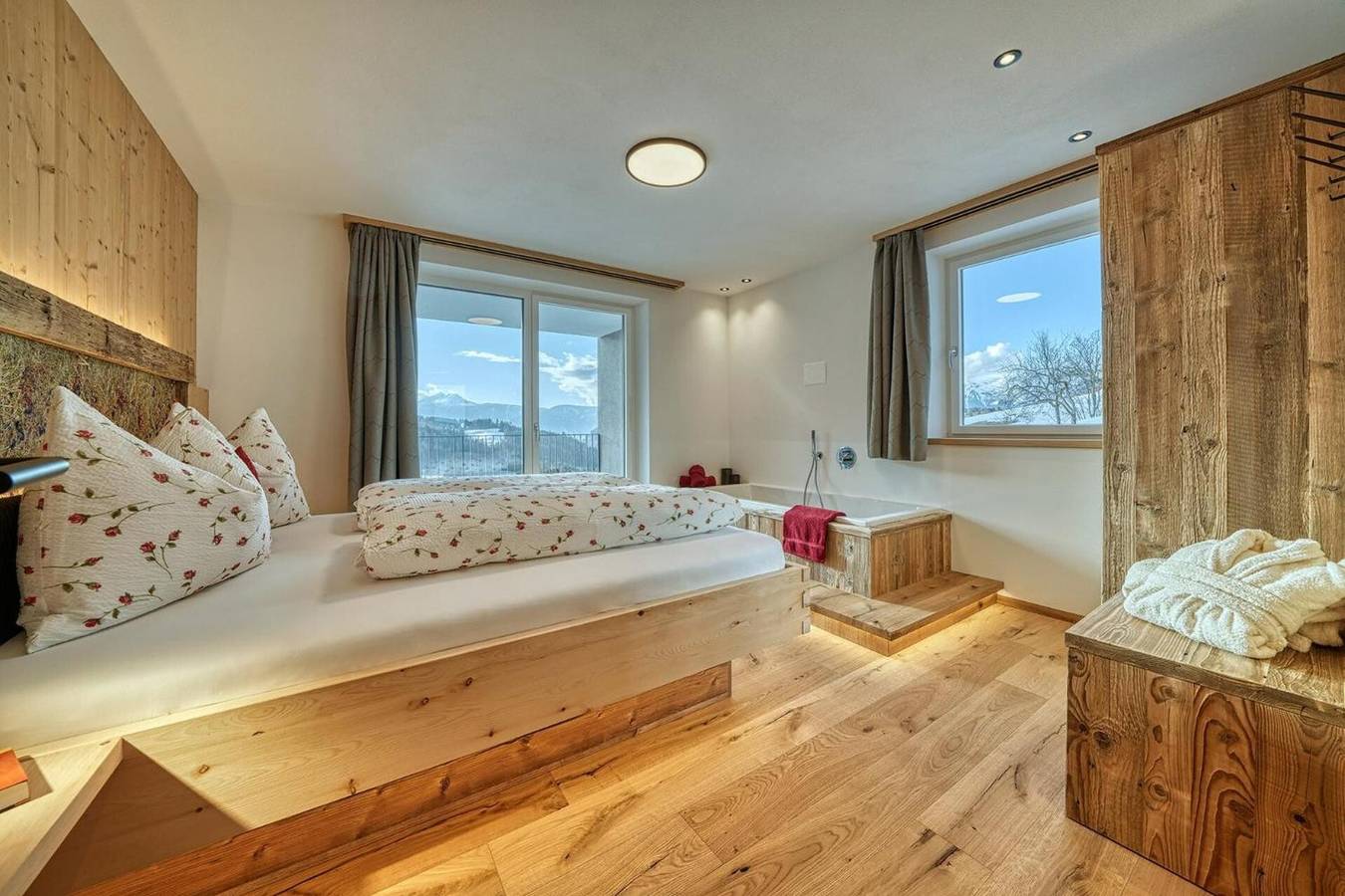 Ganze Wohnung, Apartment 'Hinterrainer - Lodge Nidum' mit Bergblick, Gemeinschaftsgarten und Wlan in Hafling, Sarntaler Alpen