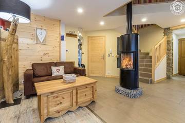 Gîte pour 8 personnes, avec terrasse et sauna à Sollières-Sardières
