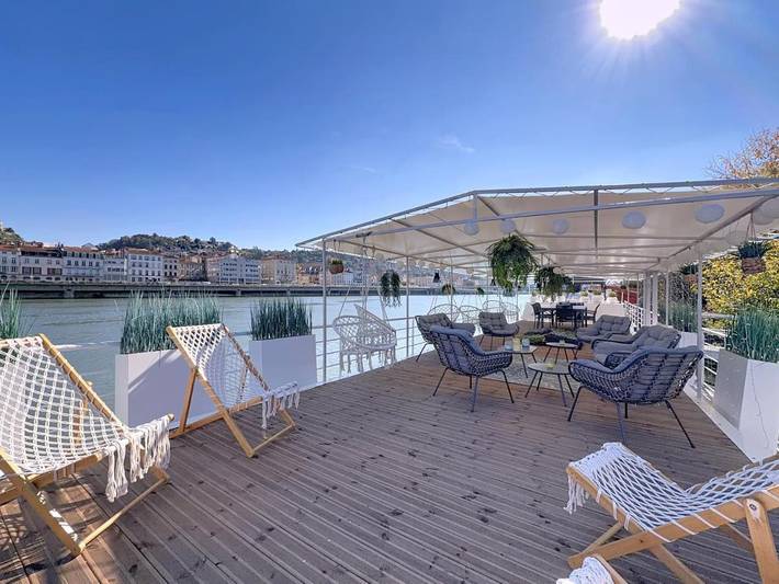 Bateau pour 10 personnes, avec terrasse et vue dans Rhône - 3