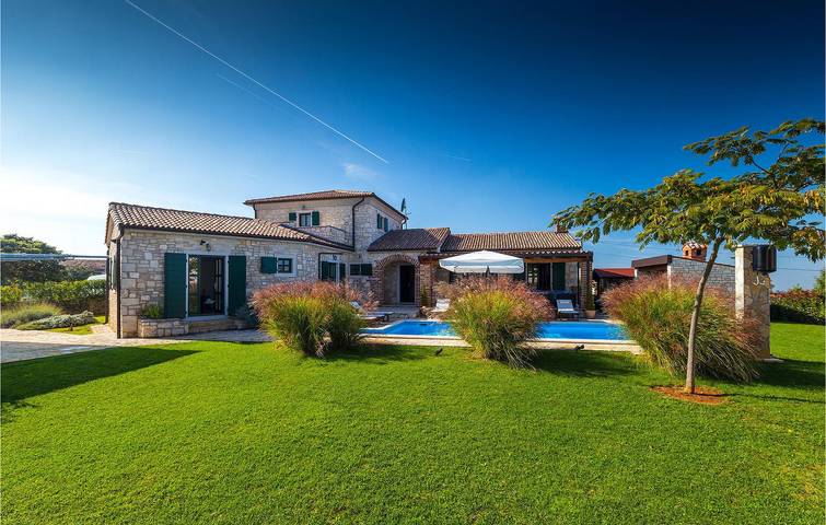 Ferienhaus für 8 Personen, mit Garten