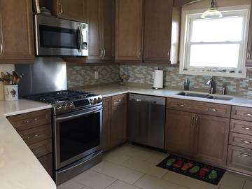 Vacation House for 8 Guests in Point Emerald, Emerald Isle, Picture 3