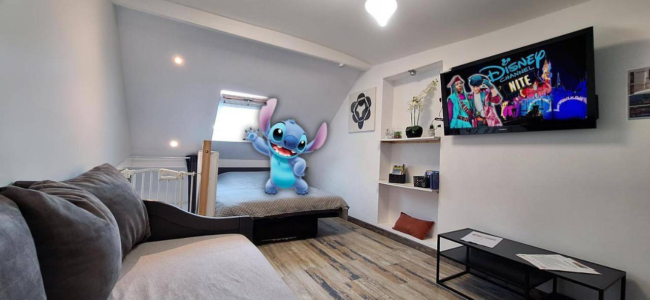 Appartement entier, 15min de disney, dépendance et piscine privée à la campagne in Crèvecœur-en-Brie, Seine-et-Marne