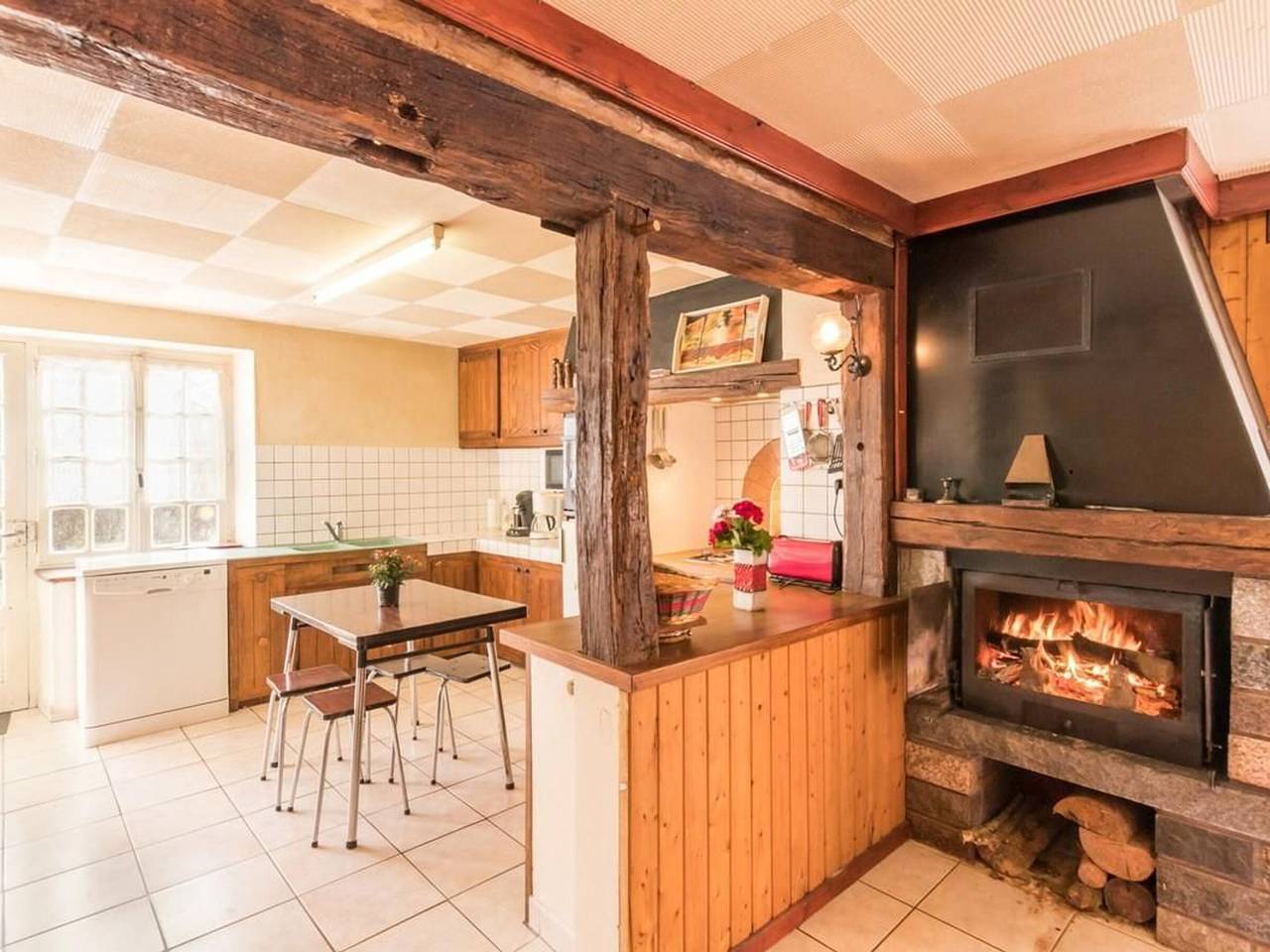 Gîte authentique 5 pers avec cheminée et jardin in Mélisey, Haute-Saône