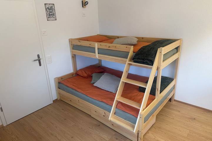 Entire house for families and sports enthusiasts at 1,140 m: mountain biking, skiing, bike and ski storage in Airolo, Lepontinische Alpen