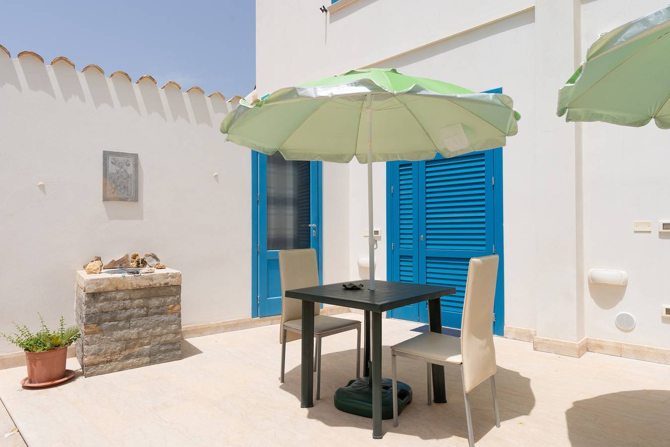 Appartement entier, Appartement 'Appartamento Piano Terra' avec terrasse partagée, Wi-Fi et climatisation in Custonaci, Province de Trapani