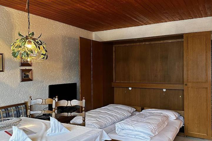 Ferienwohnung für 2 Personen, mit Sauna und Pool sowie Garten und Balkon