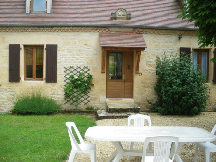 Gîte pour 6 personnes, avec terrasse ainsi que piscine et jardin à Les Eyzies-de-Tayac-Sireuil - 3