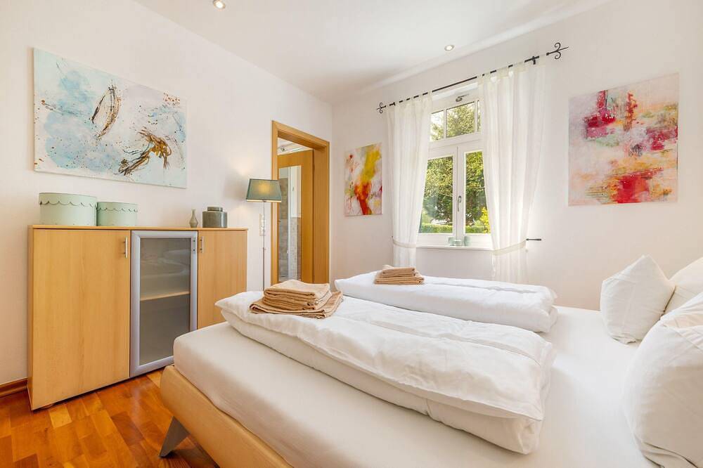 Ferienhaus Rügenbrise mit Seeblick und 5 Bädern in Halbinsel Zudar, Garz/Rügen