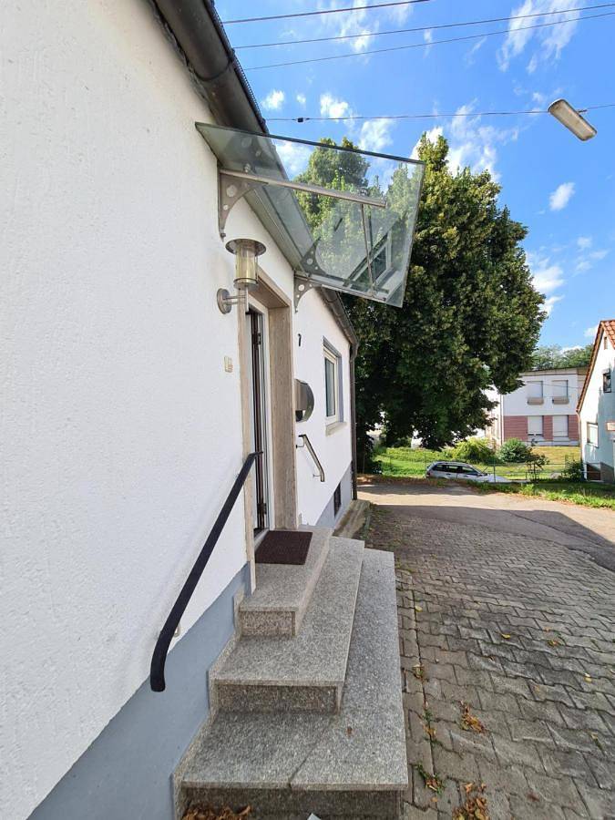 Ferienwohnung für 8 Personen, mit Balkon und Terrasse sowie Garten und Ausblick in Günzburg - 3