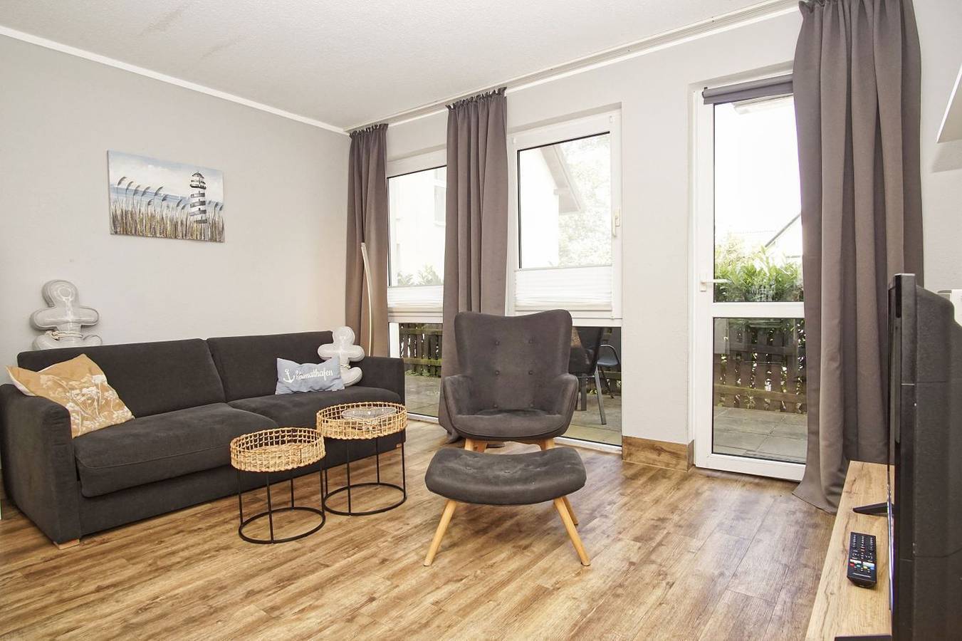 Ganze Wohnung, Strandnahe Ferienwohnung mit eigener Terrasse - Strandhaus Mönchgut Fewo 02 in Lobbe, Mönchgut