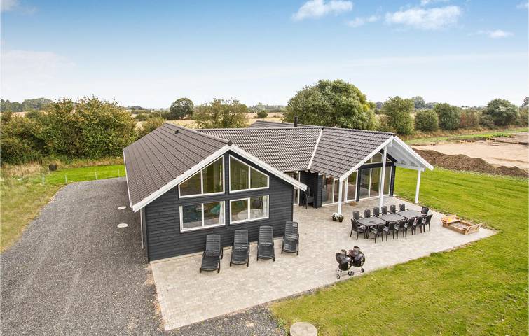 Ferienhaus für 16 Personen, mit Terrasse und Whirlpool sowie Pool und Sauna, mit Haustier auf Fünen - 2