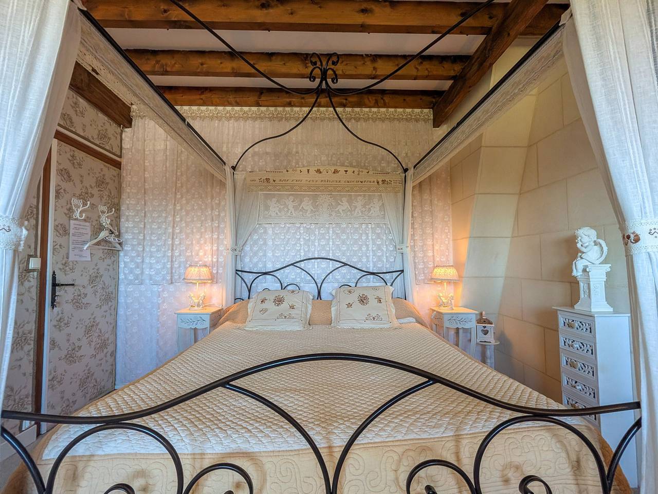 Maison d'hôtes de charme du Xixe, proche Château de Valençay et Zoo de Beauval in Valençay, Vallée de la Loire