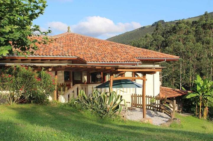 Gîte pour 4 personnes, avec Balcon et Jardin