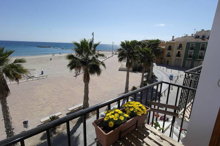 Vakantieappartement voor 4 personen, with Uitzicht op zee and Balkon as well as Terras in Villajoyosa