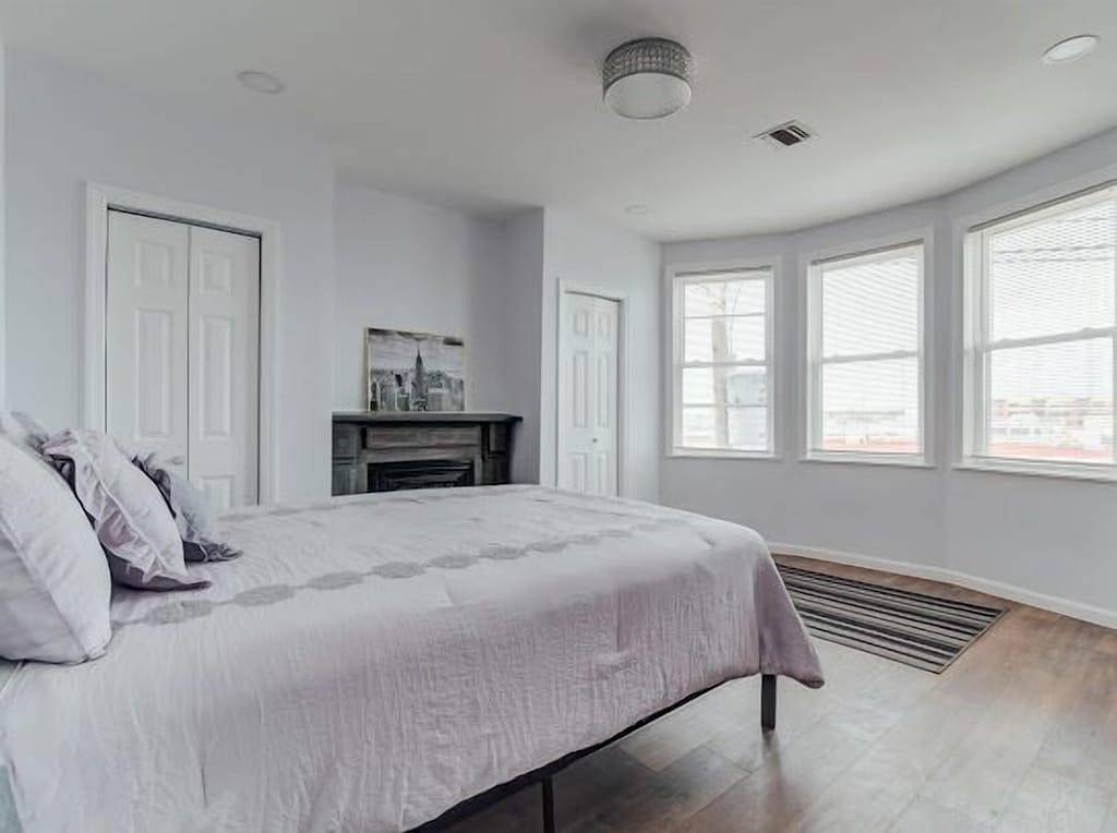 Siehe Nyc 4 Weniger, 6 Schlafplätze, Ironbound, Newark in Newark, Essex County (NJ)