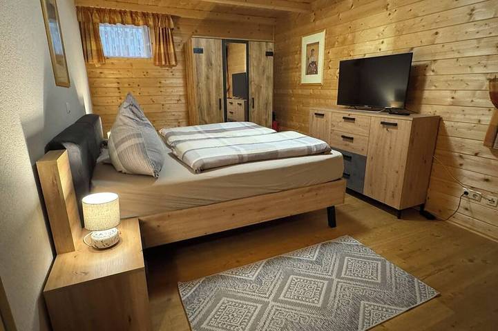 Ganze Wohnung, Top Ferienwohnung 130 qm mit 2 neuen Schlafzimmern, Kamin, Sauna, Wlan, Carport in Reichenau (Österreich), Nockberge