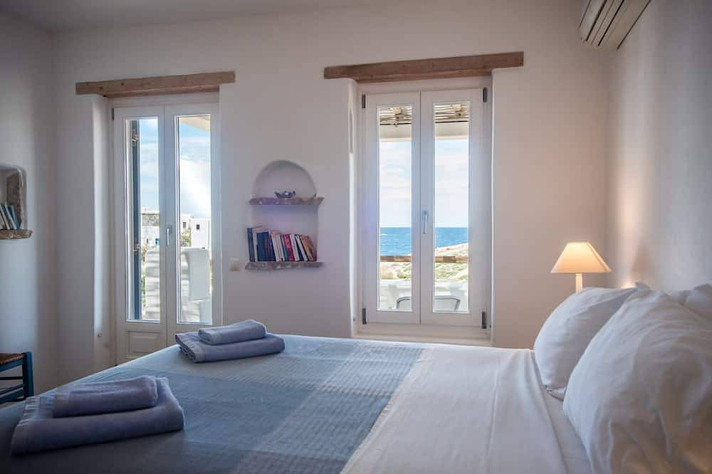 Seaside Villa- Island Living Paros- in Parasporos, Paros