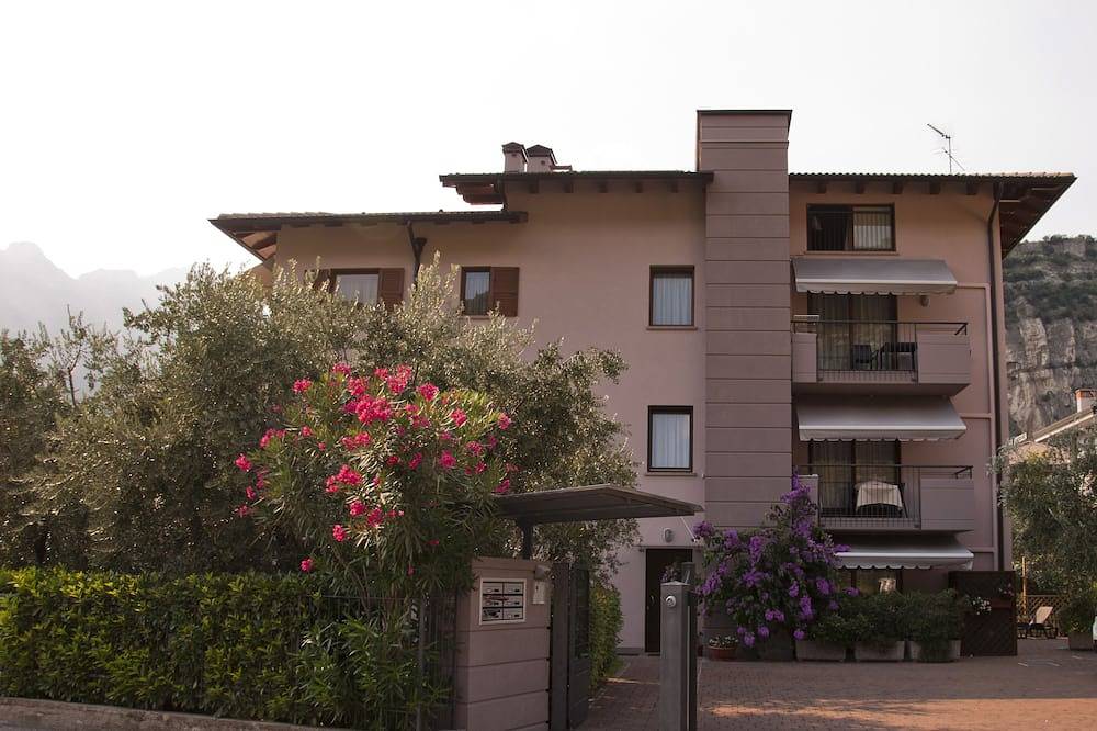 Ganze Wohnung, Villa Adriana Apartments 90m in Torbole, Nago-Torbole