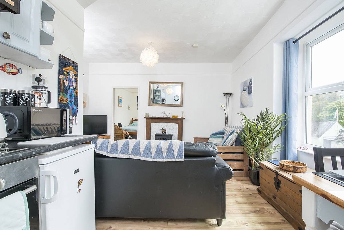 Entire holiday apartment, Glen Holme in Little Haven, Pembrokeshire