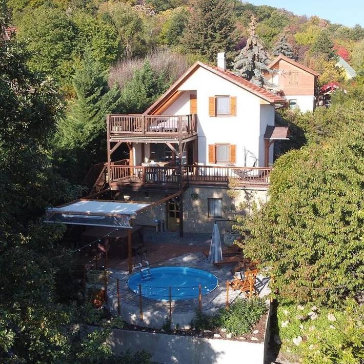 Ferienhaus für 12 Personen, mit Garten und Pool sowie Whirlpool und Sauna - 1