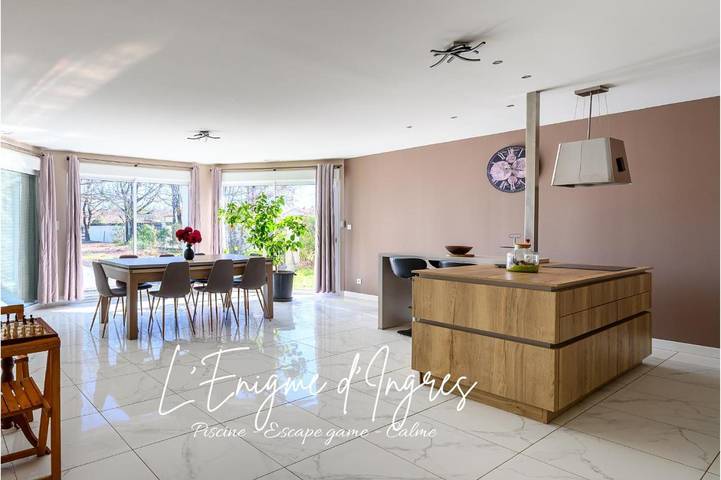 Location de vacances pour 6 personnes, avec Terrasse ainsi que Jardin et Piscine à Saint-Étienne-de-Tulmont