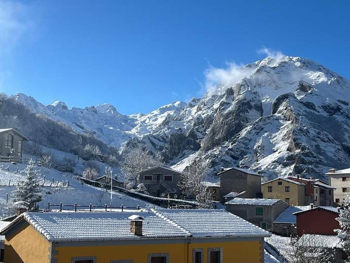 Hôtel pour 2 personnes, avec balcon et vue dans Sotres - 3
