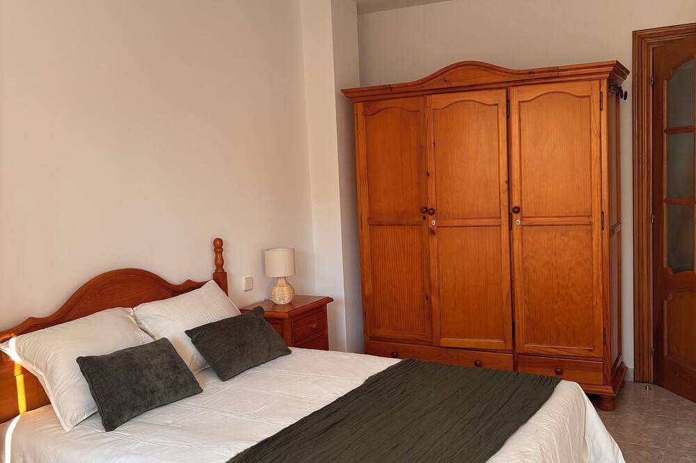 Cumbre Chalet in Sada with a pool and views of Sada in Sada, Costa de Galicia