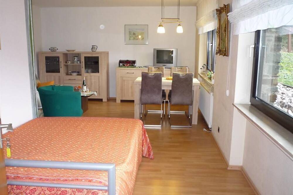 Ganze Wohnung, Ferienwohnungen Kleinschmidt - 2-Bett-Ferienwohnung (Typ B) in Heimbach, Naturpark Hohes Venn-Eifel