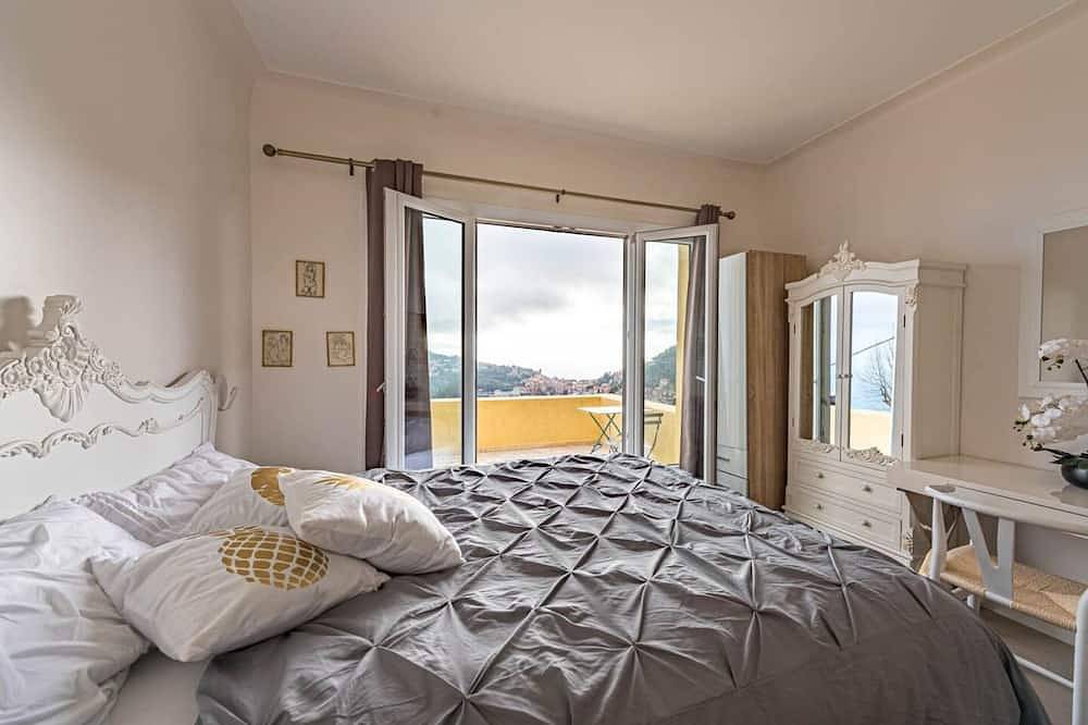 Monaco|Castle Villa: Pool & Skyview in La Turbie, Nice region