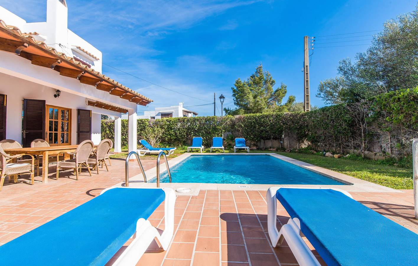Seaside Bliss: Luxe Apartment with Pool & Kitchen near Caló des Homes Morts in Cala d'Or, Santanyí
