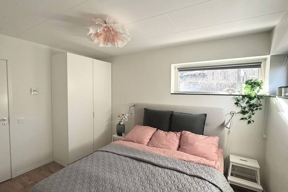 Modern, child-friendly mountain cabin - peaceful location & incredible views. Pets allowed. in Branäs, Värmland