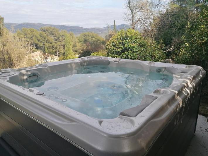 Chambre d’hôte pour 2 personnes, avec vue ainsi que piscine et jardin, animaux acceptés à Le Beausset - 4