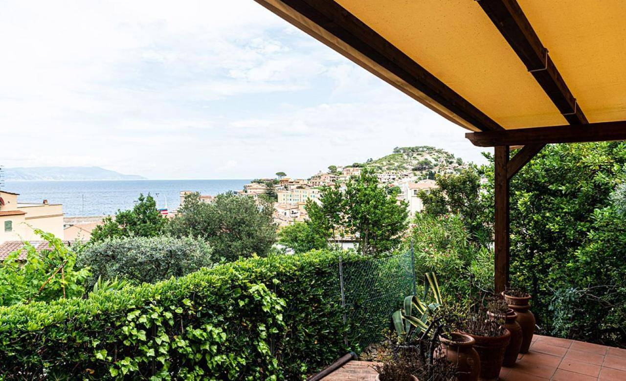 Casa con vista mare e giardino privato in Isola del Giglio