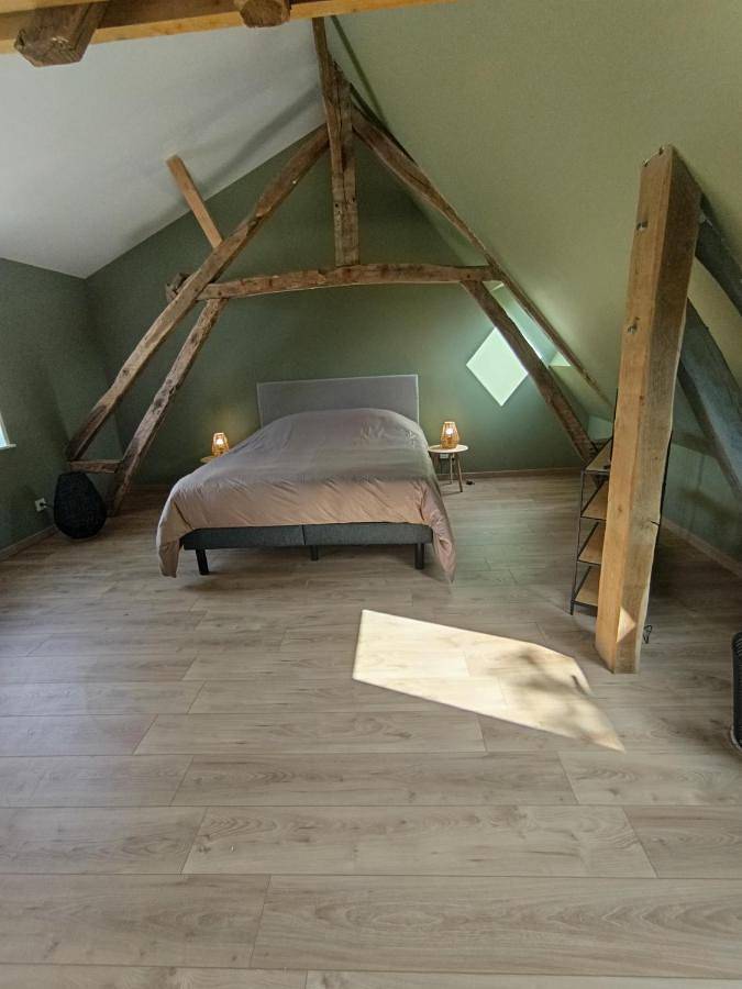 Location de vacances pour 7 personnes, avec jardin et terrasse, animaux acceptés à Favières - 4