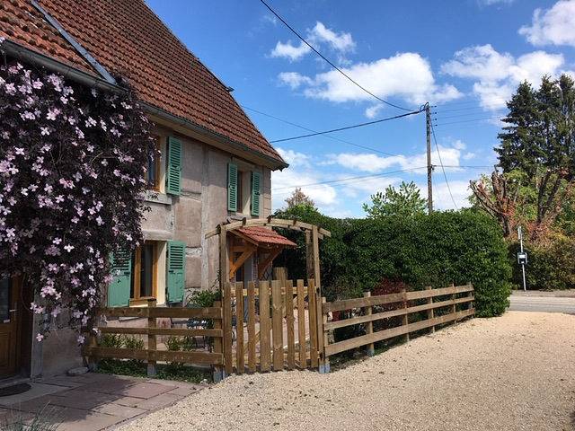 Gîte pour 5 personnes, avec terrasse et jardin