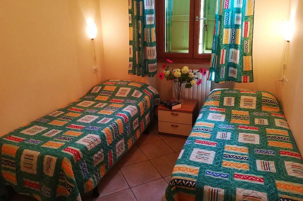 Ganze Wohnung, Direkt am See im ersten Stock und mit Garten im Erdgeschoss in Idro, Gardasee-Berge