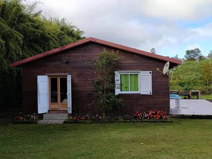 Chalet pour 8 personnes, avec terrasse ainsi que jardin et vue, animaux acceptés
