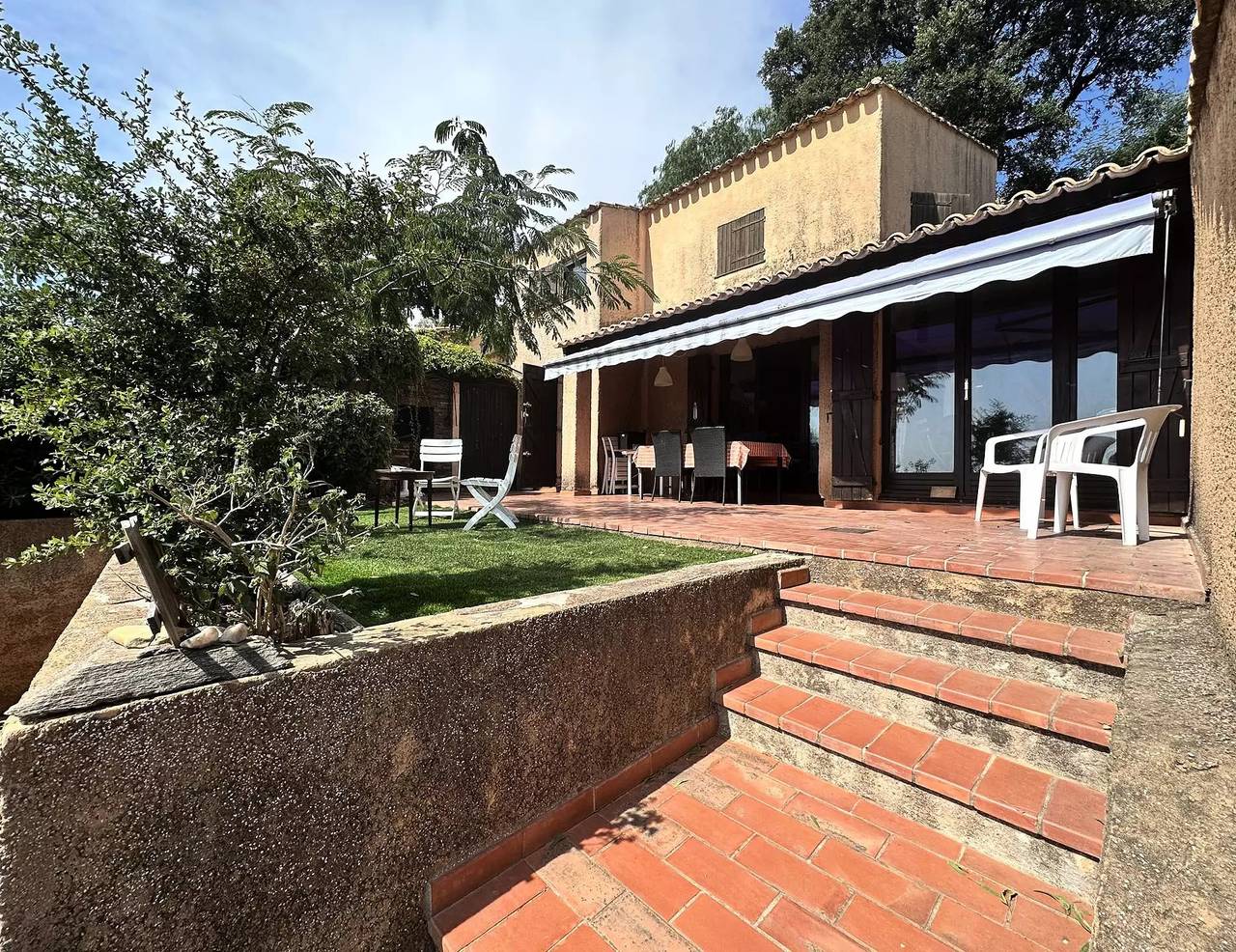 Mazet climatisé pour 7 personnes sur le Domaine de Valcros à la Londe Les-Maures in La Londe-les-Maures, Côte méditerranéenne (France)