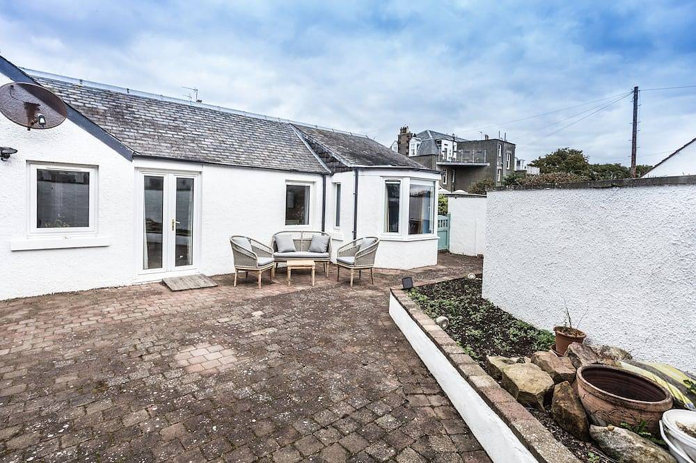 A delightful, homely cottage.  A great base for all of East Lothian. in Gullane, Edinburgh and Lothian