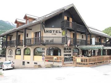 Hôtel pour 2 personnes, avec jardin ainsi que terrasse et piscine à Vallouise