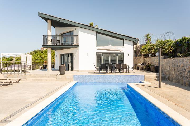 Casa vacacional 'Blau' con vistas al mar, Wi-Fi y aire acondicionado in Lloret de Mar, Costa Brava