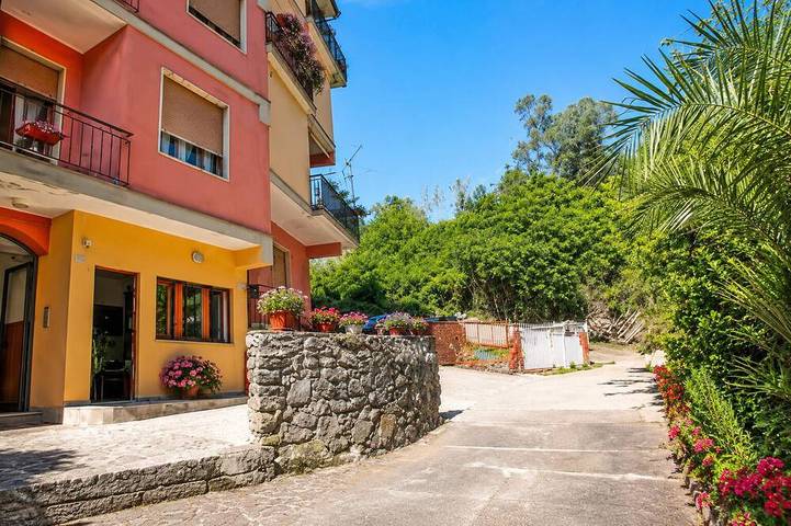 Appartamento intero, A pochi passi dalla spiaggia (Cinque Terre, Monterosso). in Portiglione, Comune di Monterosso al Mare