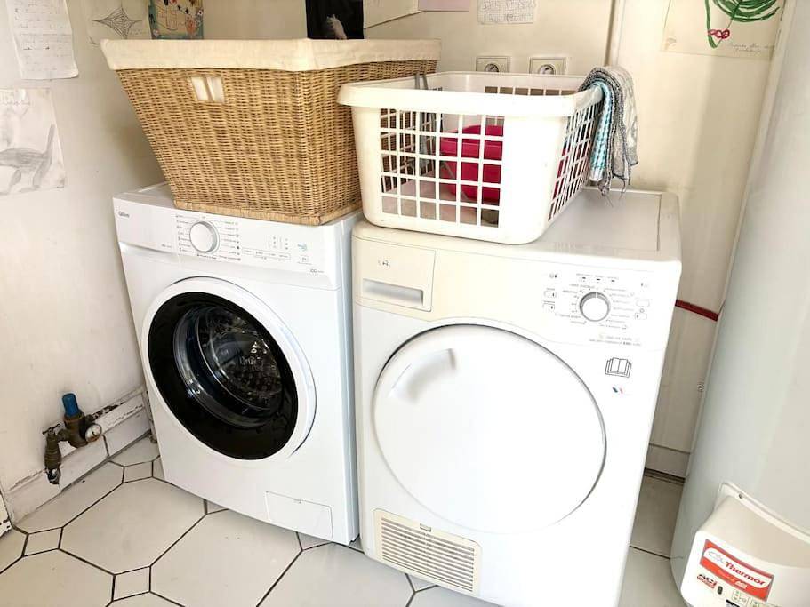 Three-Bedroom House in Montigny-le-Bretonneux, Yvelines