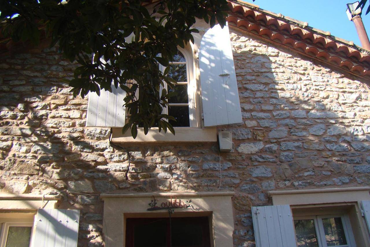 Small Double or Twin Room in Villeneuve-les-Corbières, Côte méditerranéenne (France)