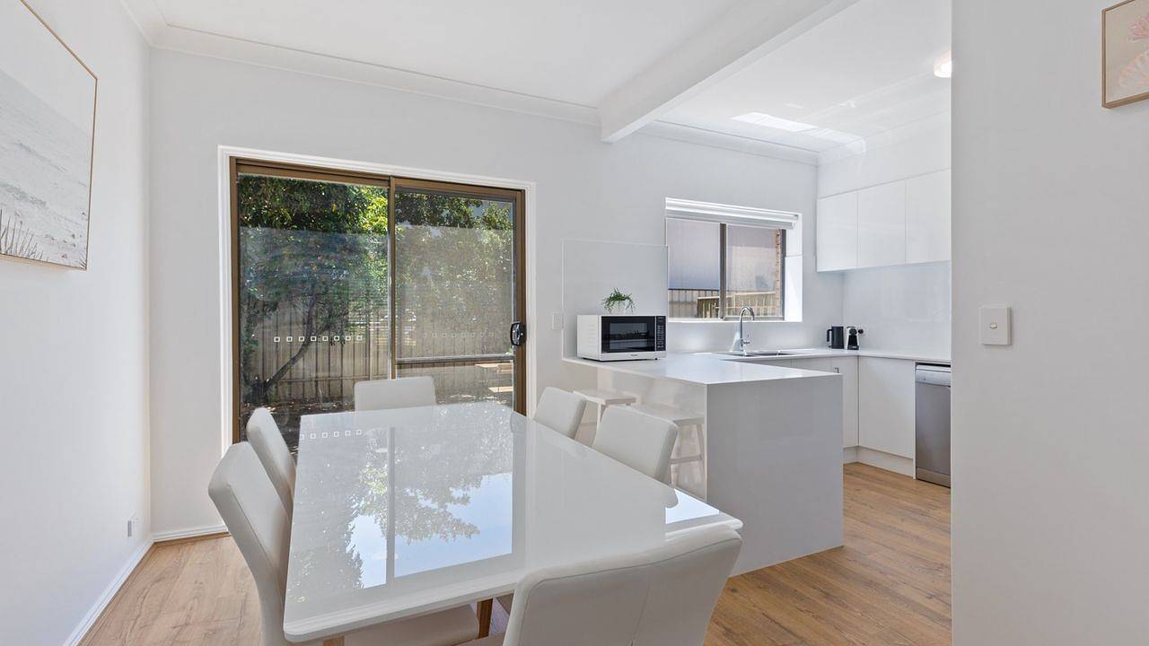 Entire holiday apartment, Ferienwohnung für 6 Personen (1 m²) in Glenelg South in Adelaide, South Australia