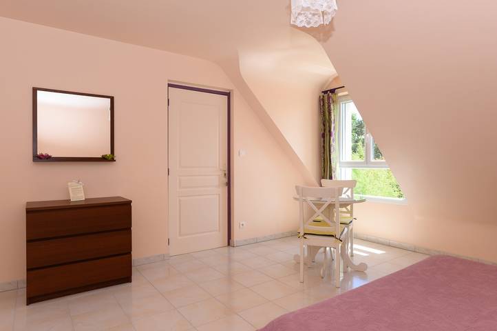 Gästezimmer „Bleùenn er Wern“ mit gemeinsamer Terrasse, Garten und Wlan in Locoal-Mendon, Côte des Mégalithes