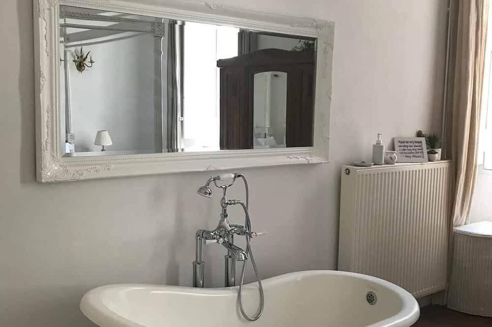 Riverside 4 bed house full of character and charm in Quillan, Parc naturel régional Corbières-Fenouillèdes