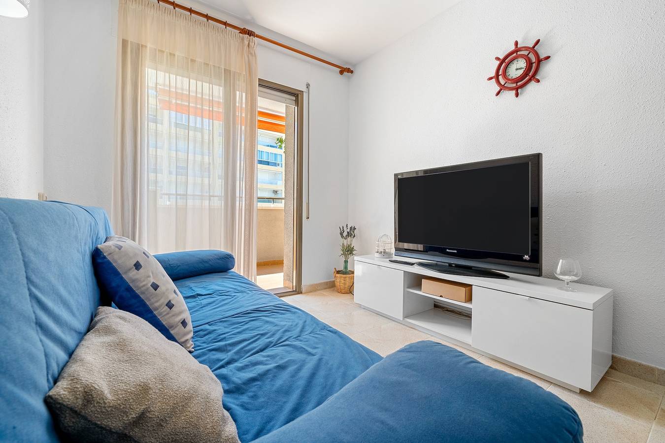 Apartamento entero, Apartamento 'Familiar En La Pineda' con Terraza Privada in La Pineda, Platja de la Pineda